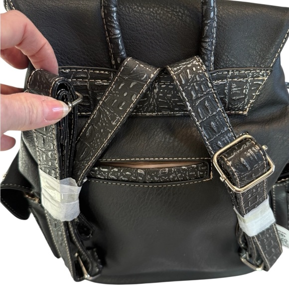 NWT CONCEALED CARRY EMBROIDERED SUGARSKULL BACKPACK IN BLACK VEGAN LEATHER - Picture 5 of 11